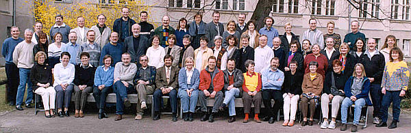 Das Lehrerkollegium im April 2000
